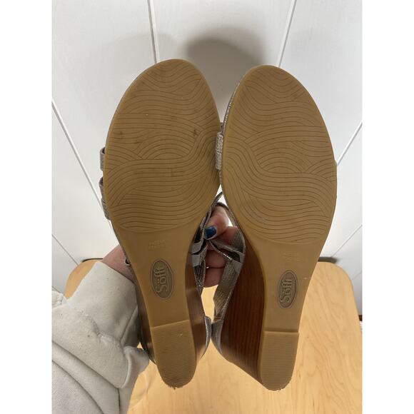 Soffit Mecina Silver Metallic Wedge Strappy Heel Size 9.5 - Picture 7 of 9